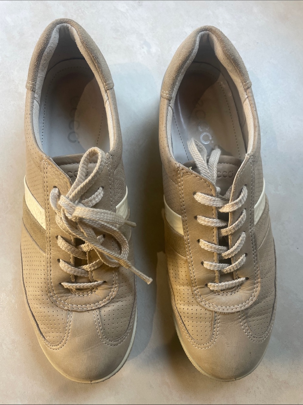 ECCO Women’s Casual Lace-Up Sneakers in Taupe Size 6